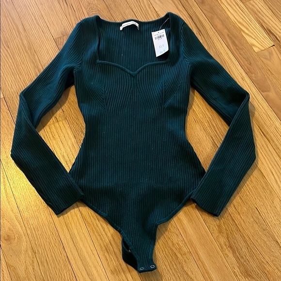 NWT Abercrombie & Fitch Green Long Sleeve Knit Bodysuit Sz M - Picture 1 of 8